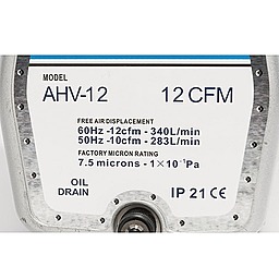 Шильдик двухступенчатого пластинчато-роторного вакуумного насоса AiVac AHV-12