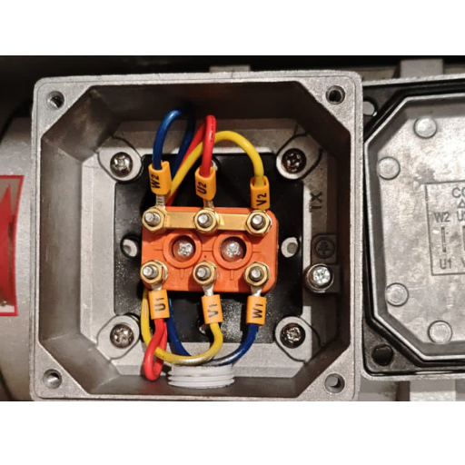 Клеммная коробка