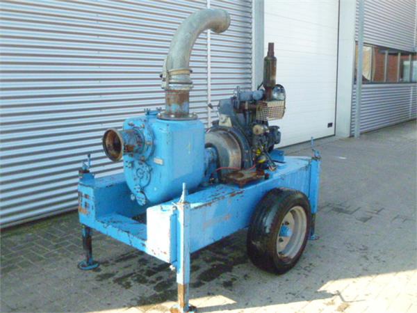 Мобильный поверхностный насос для грязной воды