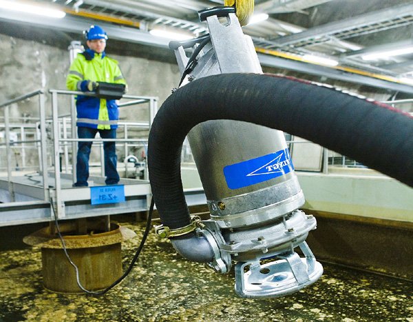 Установка дренажного насоса на очистном сооружении