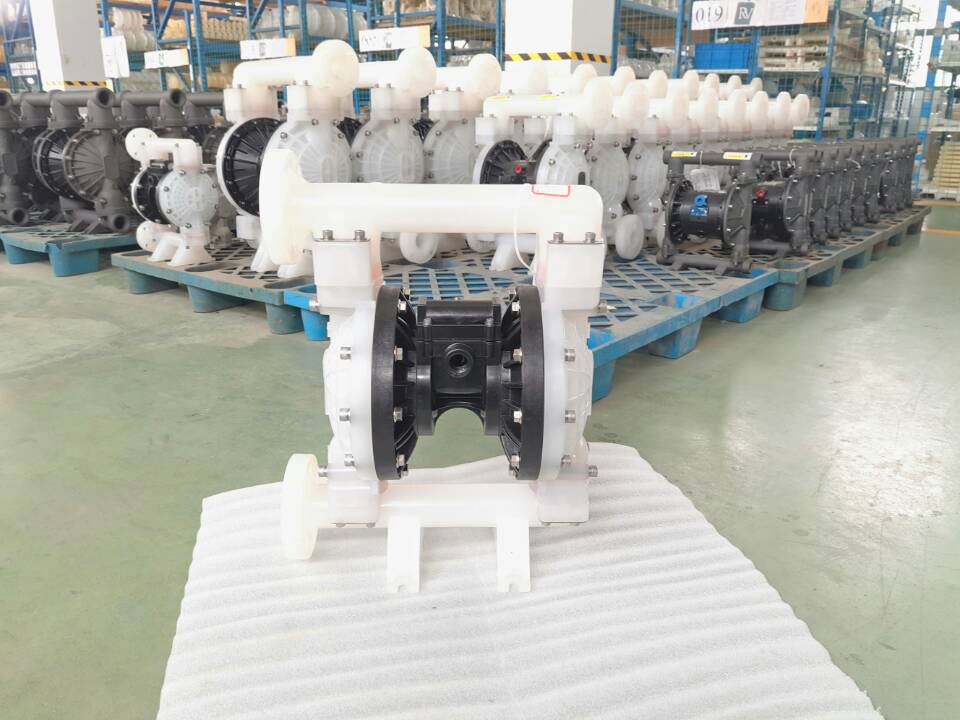 Фотография полипропиленового насоса RV25 модельного ряда 2016 года